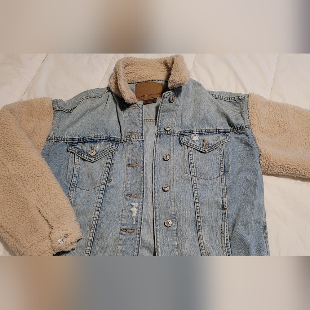 American Eagle Light Blue Denim Jacket with Cream Sherpa